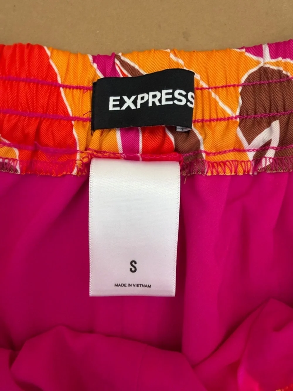 EXPRESS Colorful Print Pull On Shorts size small
